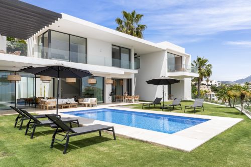 5 bedroom villa for sale in Benahavis