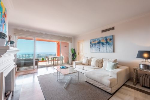 2 bedroom apartment for sale in Monte Halcones, Benahavis