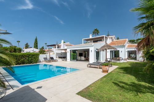 4 bedroom villa for sale in Elviria, Marbella Este