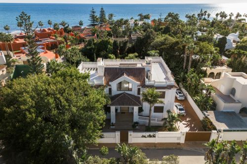 Villa for sale in Casasola, Estepona East
