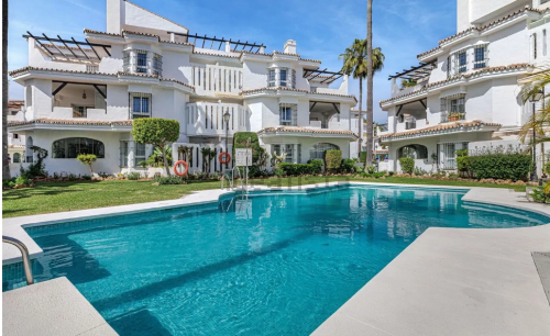 Duplex Penthouse with Tourist Licence in Los Naranjos de Marbella, Nueva Andalucía