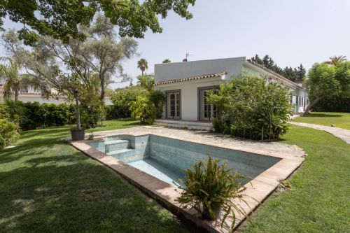 Charming country house with pool, complete privacy and easy access to San Pedro