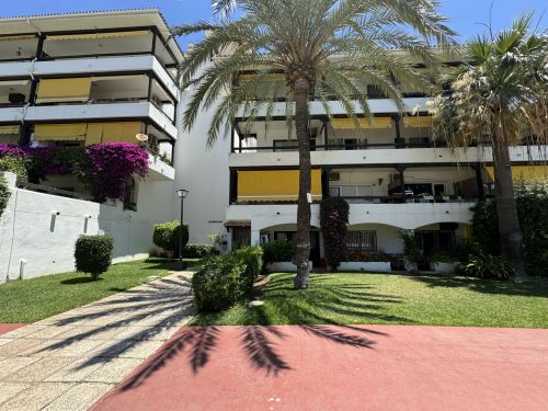 2 bedroom ground floor apartment for sale in La Carolina, Marbella