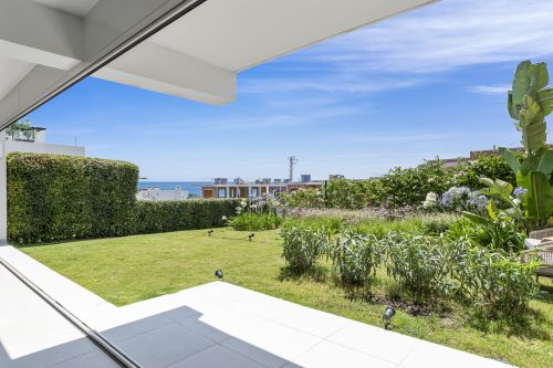 2 bedroom ground floor apartment for sale in Estepona Golf, Estepona
