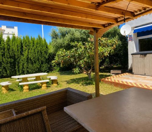 2 bedroom ground floor apartment for sale in Guadaiza, Nueva Andalucia