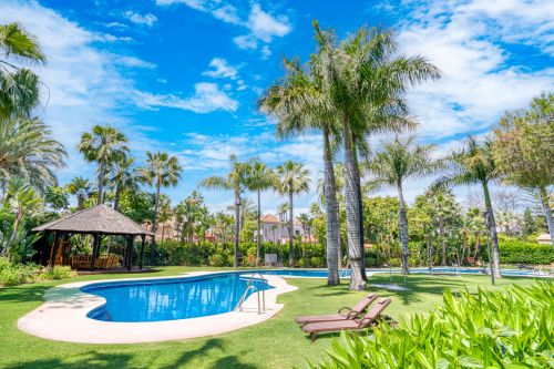 2 bedroom ground floor apartment for sale in Puerto Banus, Marbella