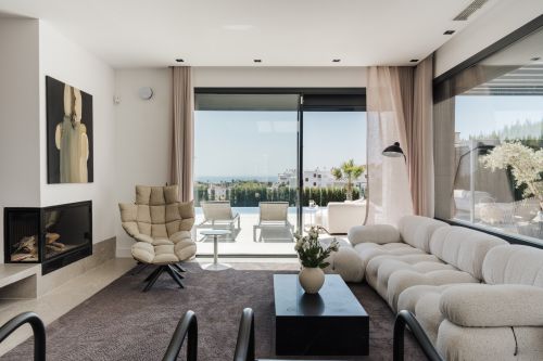 4 bedroom villa for sale in La Resina Golf, Estepona East