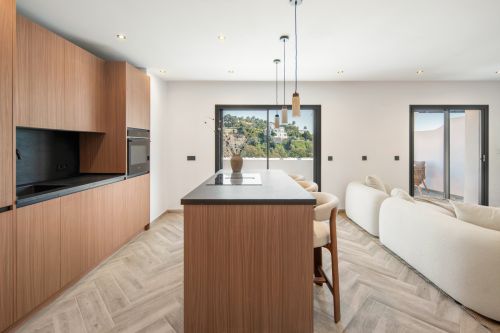 3 bedroom penthouse for rent in La Quinta, Benahavis