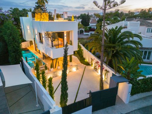 5 bedroom villa for sale in Marbella Golden Mile, Marbella