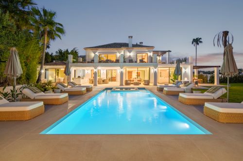 5 bedroom villa for sale in Nueva Andalucia, Marbella