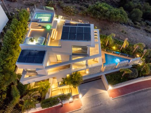 4 bedroom villa for sale in Nueva Andalucia, Marbella