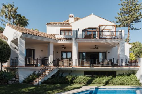 4 bedroom villa for sale in El Rosario, Marbella Este