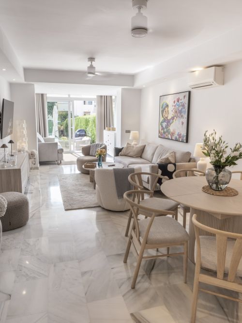 2 bedroom ground floor apartment for sale in Sun Gardens, Estepona
