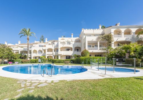 2 bedroom apartment for sale in El Pilar, Estepona East