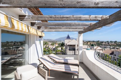 3 bedroom penthouse for sale in El Paraiso, Estepona East