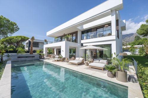 6 bedroom villa for sale in Rocio de Nagüeles, Marbella Golden Mile