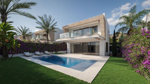 5 bedroom villa for sale in El Campanario, Estepona East