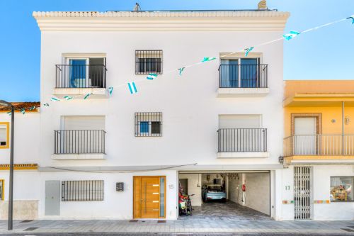 Building for sale in Cortijo Blanco, San Pedro de Alcantara