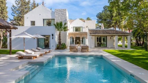 5 bedroom villa for sale in Las Brisas, Nueva Andalucia