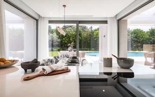 5 bedroom villa for sale in Estepona