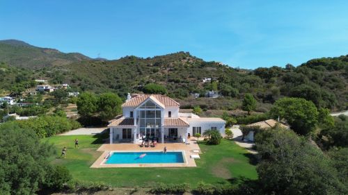 4 bedroom villa for sale in Sierra Estepona, Altos de Estepona