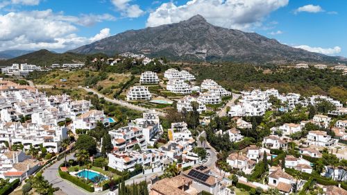 3 bedroom town house for sale in Los Naranjos, Nueva Andalucia