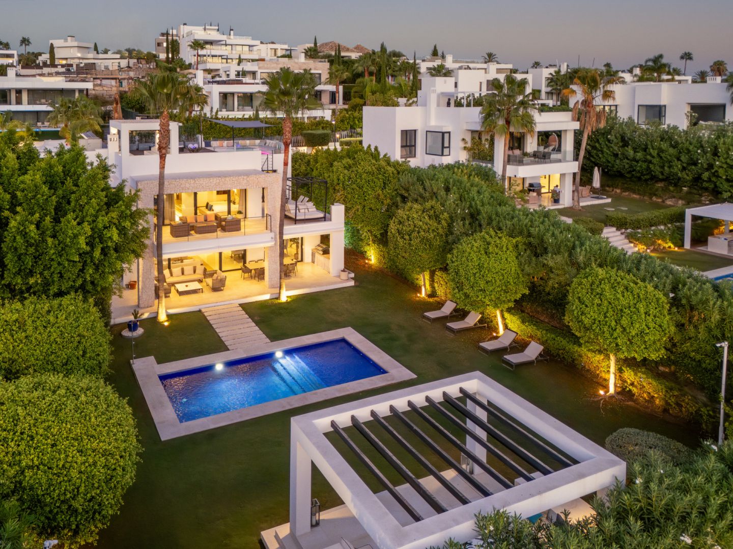 Contemporary Villa with Solarium and Garden