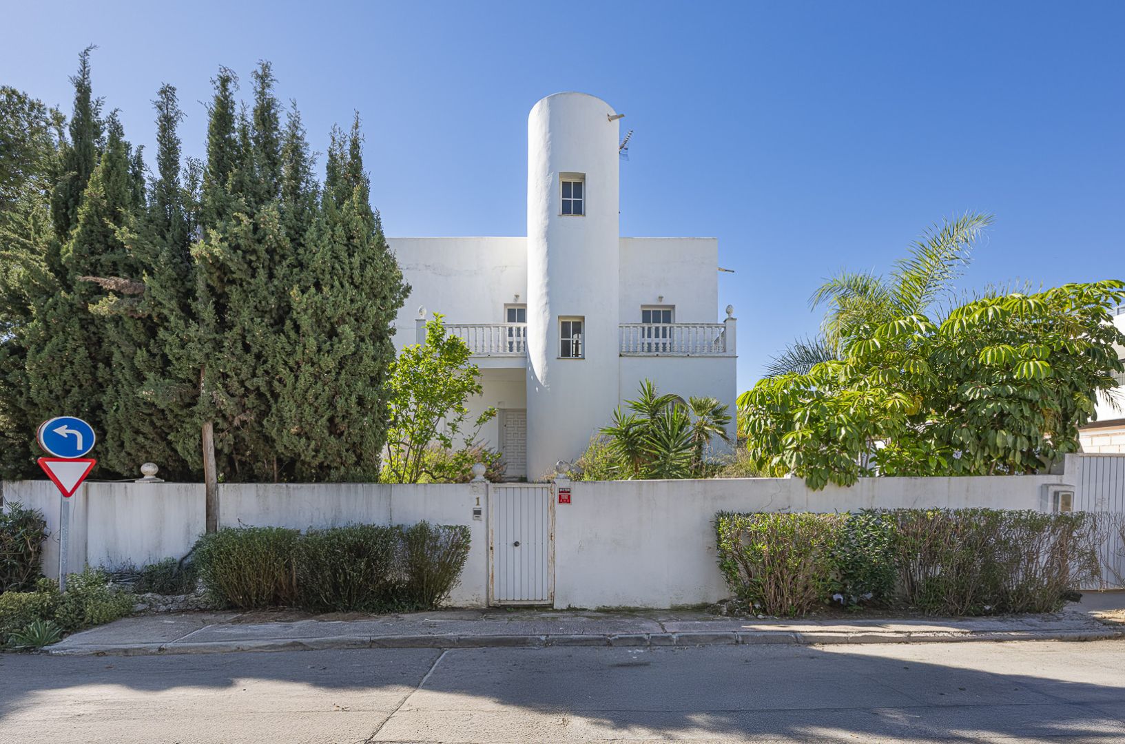 Unique villa investment opportunity just two minutes from Puerto Banús