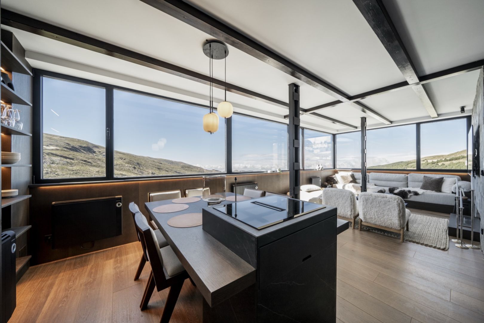 Top floor mountain retreat with panoramic Sierra Nevada views