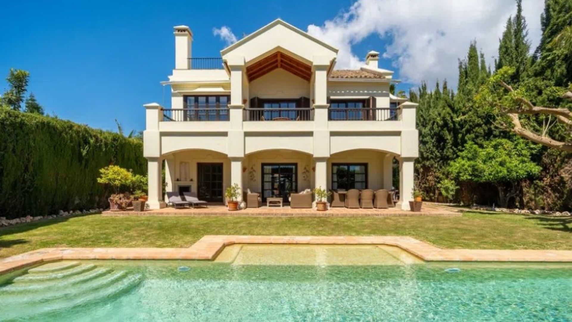 Villa for sale in Sierra Blanca, Marbella Golden Mile