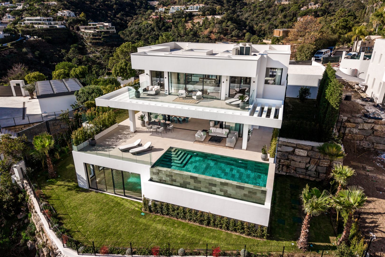 Villa for sale in El Madroñal, Benahavis